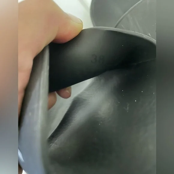 Givenchy logo women slides size 38 - Picture 3 of 3